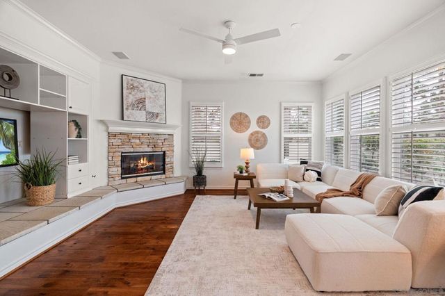 8031 Sitio Caucho, Carlsbad, CA 92009