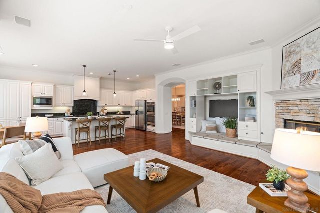 8031 Sitio Caucho, Carlsbad, CA 92009