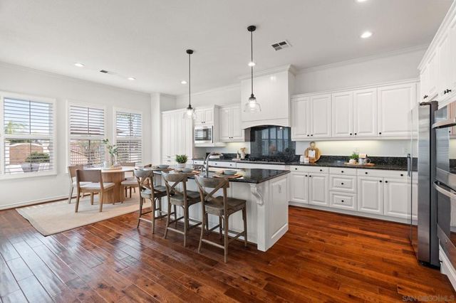 8031 Sitio Caucho, Carlsbad, CA 92009