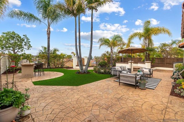 8031 Sitio Caucho, Carlsbad, CA 92009