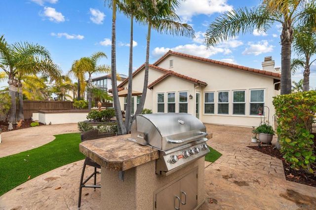 8031 Sitio Caucho, Carlsbad, CA 92009