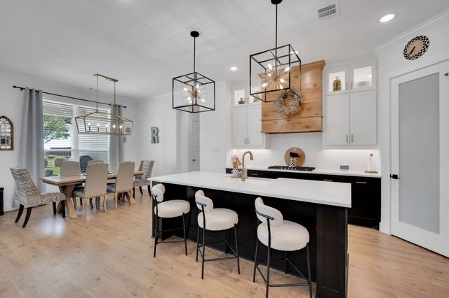 450 Dove Meadow Trail, Waxahachie, TX 75167