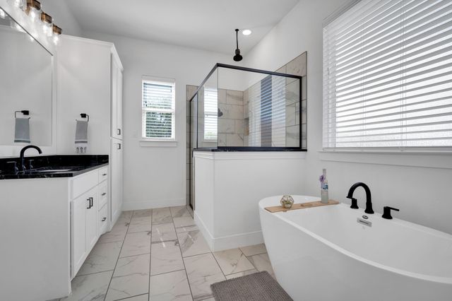 450 Dove Meadow Trail, Waxahachie, TX 75167