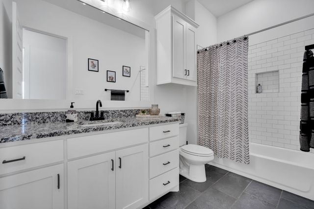 450 Dove Meadow Trail, Waxahachie, TX 75167