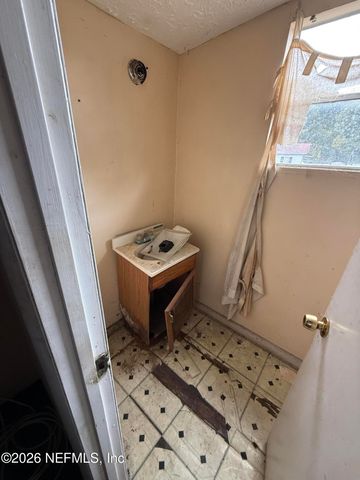 2576 LEWIS Street, Jacksonville, FL 32204