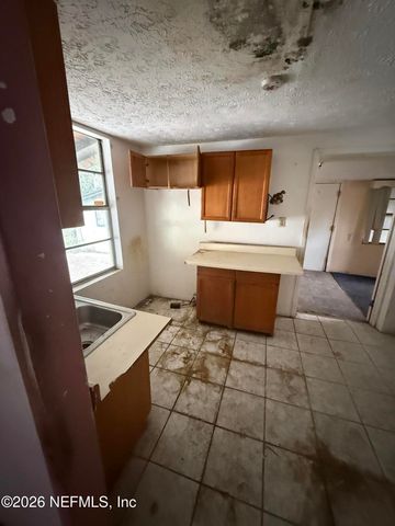 2576 LEWIS Street, Jacksonville, FL 32204