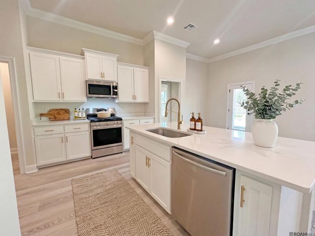 4958 Trinity Dr, Addis, LA 70710