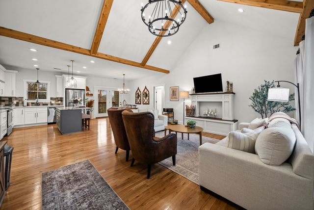 400 Cummings Ln, Gallatin, TN 37066