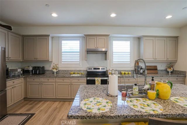 923 E 2nd, Santa Ana, CA 92701