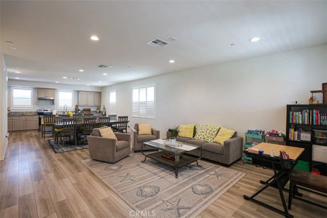 923 E 2nd, Santa Ana, CA 92701
