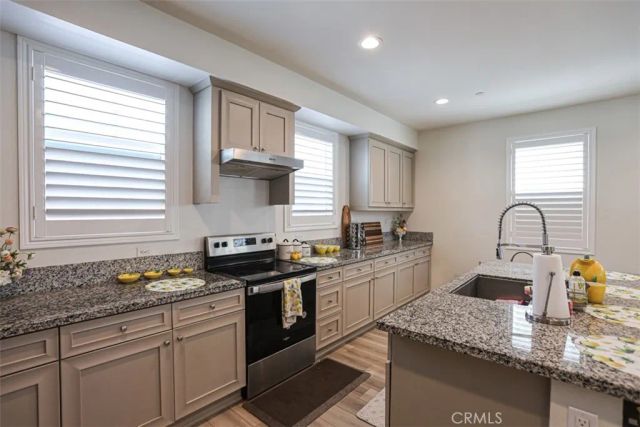923 E 2nd, Santa Ana, CA 92701