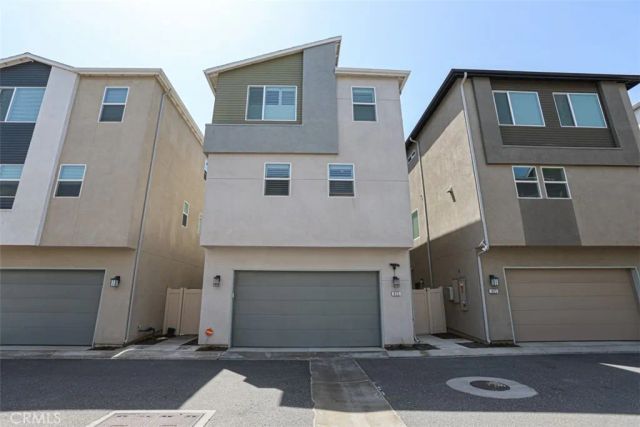 923 E 2nd, Santa Ana, CA 92701