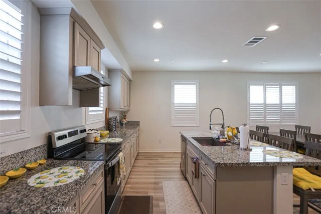 923 E 2nd, Santa Ana, CA 92701
