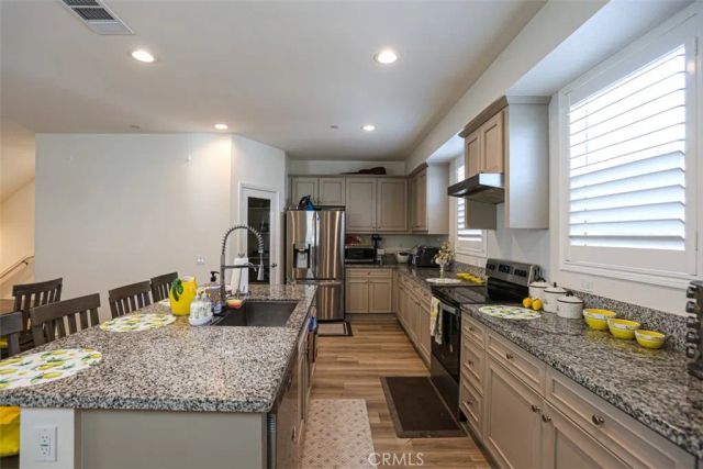 923 E 2nd, Santa Ana, CA 92701