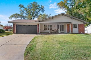2490 Yorkshire Drive, Florissant, MO 63033