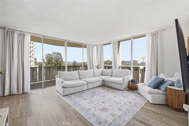 4455 Los Feliz Boulevard 601, Los Angeles, CA 90027