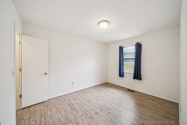 412 N WASHINGTON Avenue, Sand Springs, OK 74063