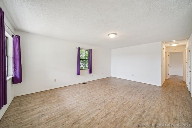 412 N WASHINGTON Avenue, Sand Springs, OK 74063