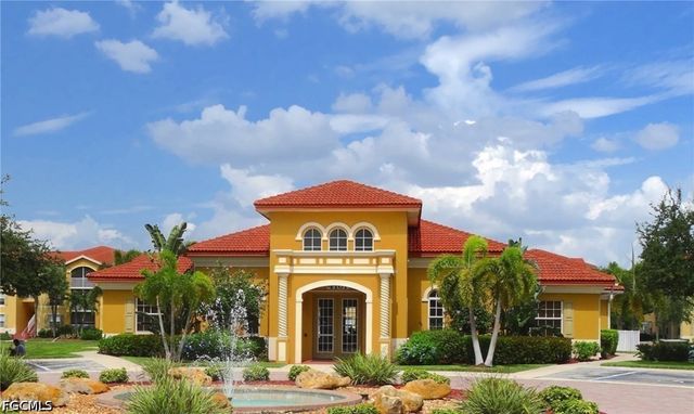 4113 Residence DR 222, Fort Myers, FL 33901
