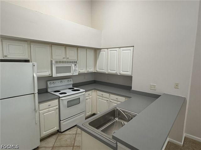4113 Residence DR 222, Fort Myers, FL 33901
