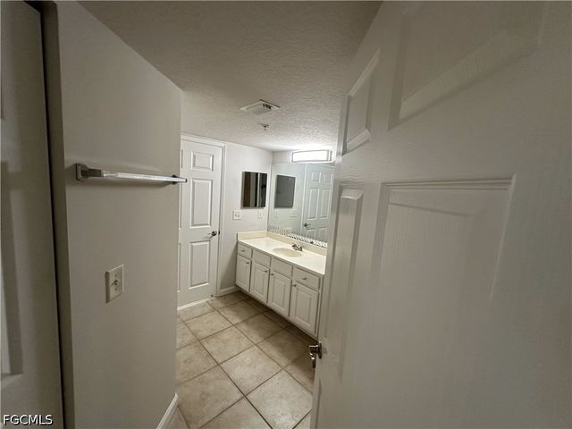 4113 Residence DR 222, Fort Myers, FL 33901