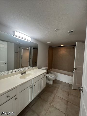 4113 Residence DR 222, Fort Myers, FL 33901