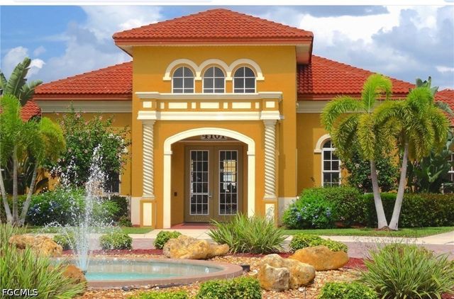 4113 Residence DR 222, Fort Myers, FL 33901