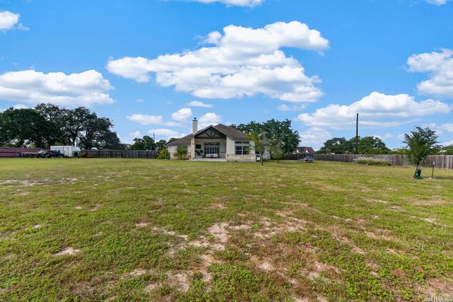 129 Vintage Ranch, La Vernia, TX 78121