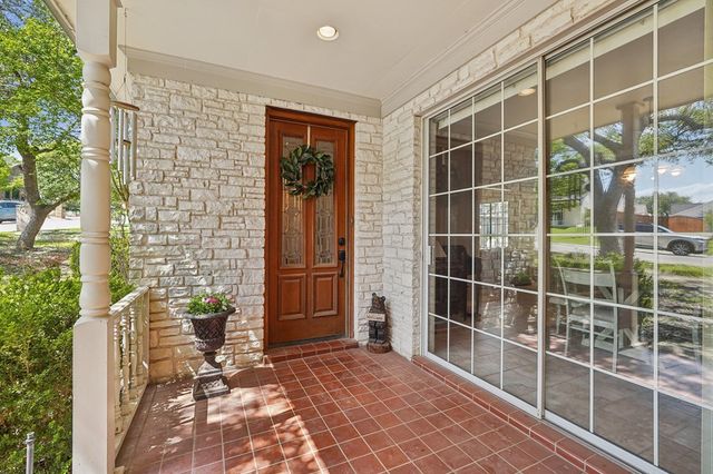 106 St Andrews Loop, Kerrville, TX 78028