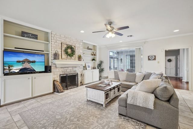 106 St Andrews Loop, Kerrville, TX 78028