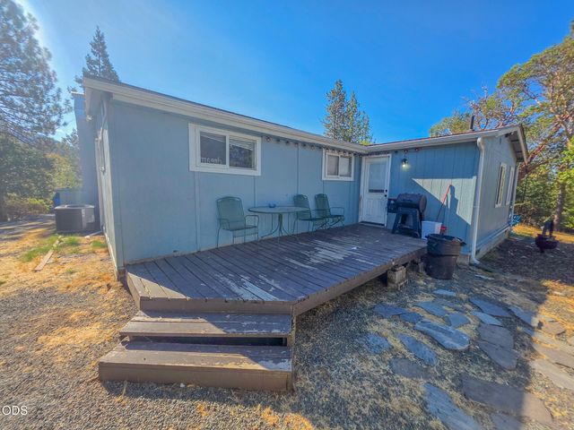 3757 Russell Road, Grants Pass, OR 97526