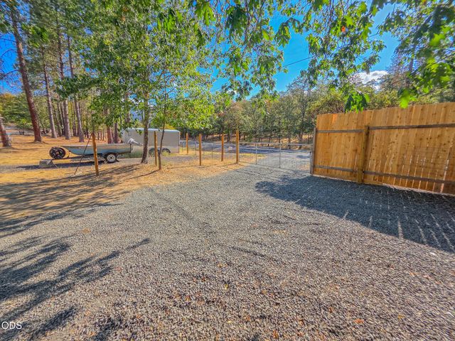 3757 Russell Road, Grants Pass, OR 97526