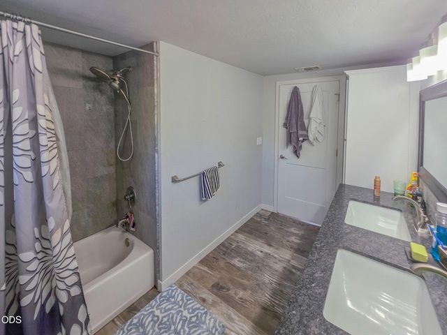 3757 Russell Road, Grants Pass, OR 97526