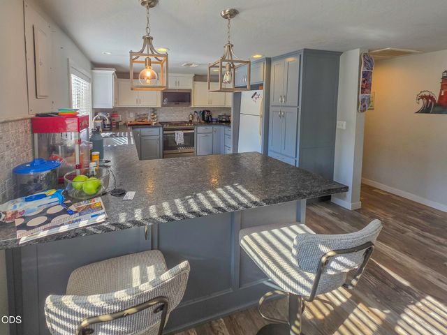 3757 Russell Road, Grants Pass, OR 97526