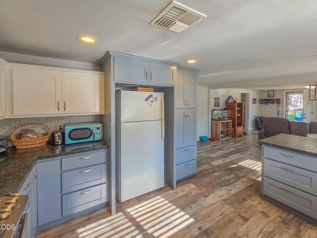 3757 Russell Road, Grants Pass, OR 97526