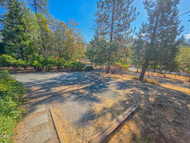 3757 Russell Road, Grants Pass, OR 97526