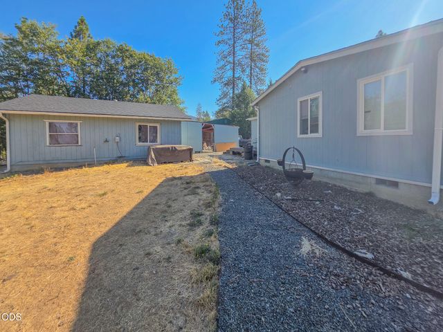 3757 Russell Road, Grants Pass, OR 97526