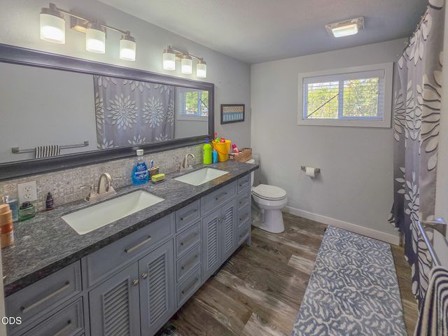 3757 Russell Road, Grants Pass, OR 97526