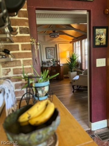 2579 2nd ST, Fort Myers, FL 33901