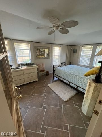 2579 2nd ST, Fort Myers, FL 33901