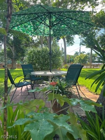 2579 2nd ST, Fort Myers, FL 33901