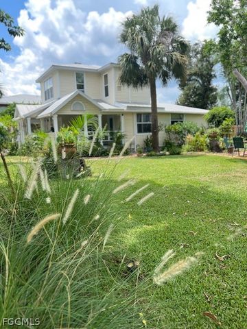 2579 2nd ST, Fort Myers, FL 33901