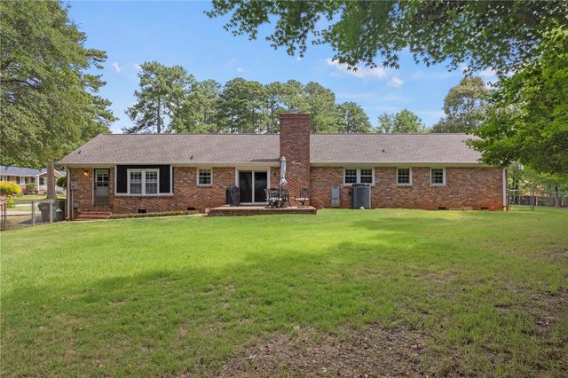 200 Pine Wood Drive, Greenville, SC 29607