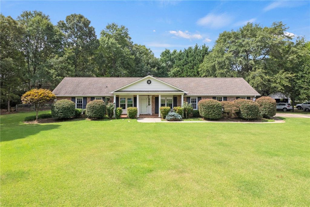 200 Pine Wood Drive, Greenville, SC 29607