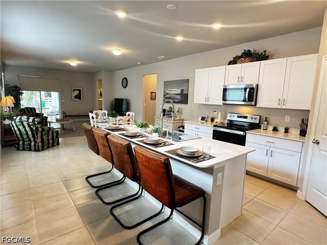 882 Friendship CIR, Labelle, FL 33935