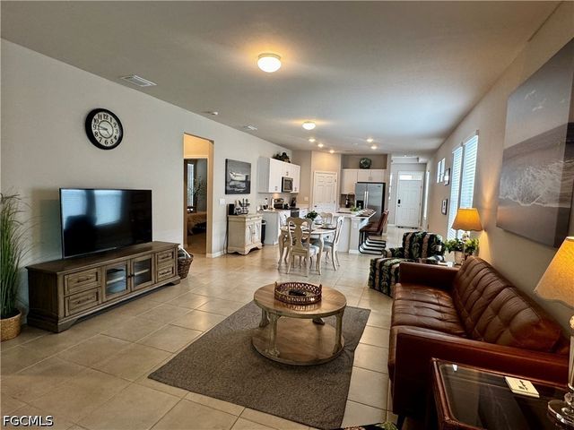882 Friendship CIR, Labelle, FL 33935