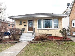 2841 W 100th Place, Evergreen Park, IL 60805