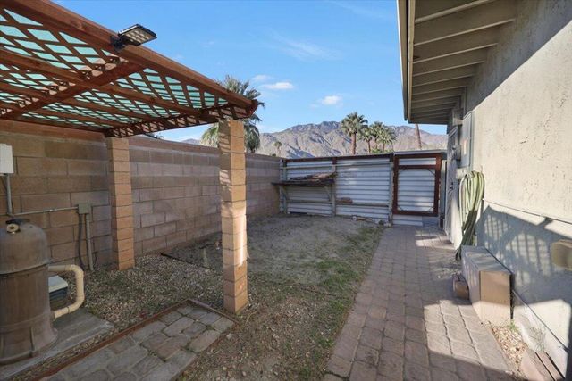 1617 E Paseo El Mirador, Palm Springs, CA 92262