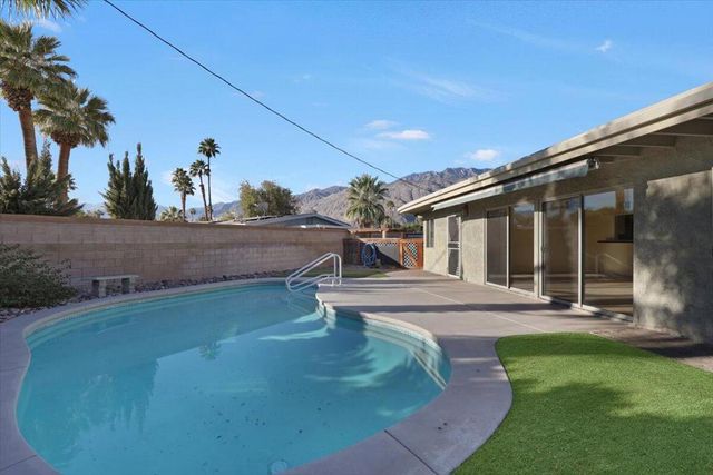 1617 E Paseo El Mirador, Palm Springs, CA 92262
