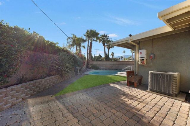 1617 E Paseo El Mirador, Palm Springs, CA 92262